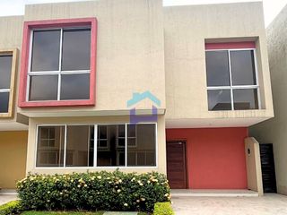 Foto 1 de Casa de Venta en Urbanización Palma Dorada, Machala