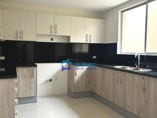 Foto 2 de Casa de Venta en Urbanización Palma Dorada, Machala