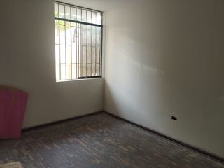 Foto 17 de Ventanilla Alquiler Casa con Areas Verdes Internas Para Vivienda y Negocio.