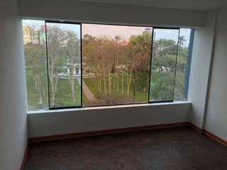 Cercado de Lima: Alquiler Oficina en 6to Piso. Vista Exterior.
