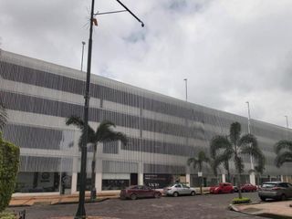 Se vende 1 parqueo en edificio de parqueos Ciudad del Río Puerto Santana