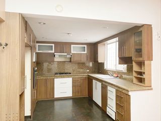 Foto 5 de Venta de Casa Alborada Décima Etapa - con linda remodelación cerca a la Rotonda y City Mall