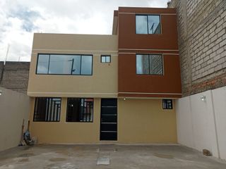Casa de venta POR ESTRENAR en la  Martha Bucaram, 180m terr Quito, Ecuador
