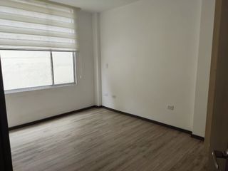 Foto 5 de Departamento en renta 2 Dormitorios Santa Lucia Norte de Quito Kennedy