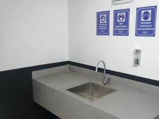 Foto 7 de EDIFICIO 860 m2 AV 10 DE AGOSTO CERCA ANACIONES UNIDAS