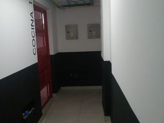 Foto 6 de EDIFICIO 860 m2 AV 10 DE AGOSTO CERCA ANACIONES UNIDAS