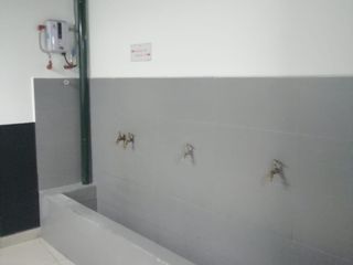 Foto 8 de EDIFICIO 860 m2 AV 10 DE AGOSTO CERCA ANACIONES UNIDAS