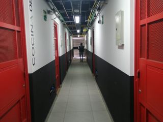 Foto 5 de EDIFICIO 860 m2 AV 10 DE AGOSTO CERCA ANACIONES UNIDAS
