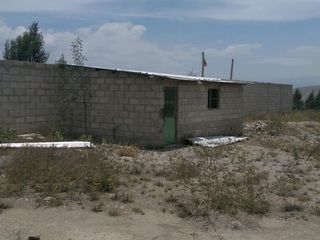 Foto 2 de Venta de Terreno Mitad del Mundo Via Calacalí 8.400 m²  Negociable