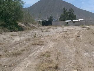 Foto 7 de Venta de Terreno Mitad del Mundo Via Calacalí 8.400 m²  Negociable