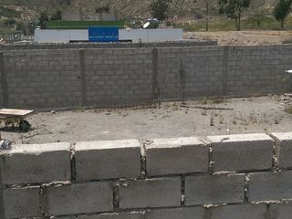 Foto 3 de Venta de Terreno Mitad del Mundo Via Calacalí 8.400 m²  Negociable