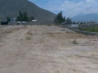 Foto 5 de Venta de Terreno Mitad del Mundo Via Calacalí 8.400 m²  Negociable