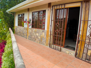 Casa de venta en Paute, Sector Uzhupud