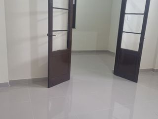 Foto 1 de OFICINA ALQUILER CON LICENCIA     38 m2 CERCADO LIMA CERCA JR CAMANA HOSPITAL SISOL