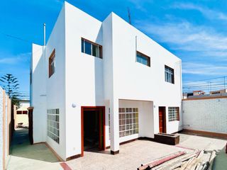Foto 2 de Casa amplia en alquiler Av. Conde de Nieva