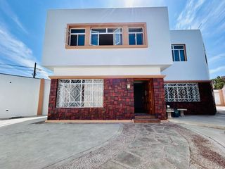 Foto 1 de Casa amplia en alquiler Av. Conde de Nieva