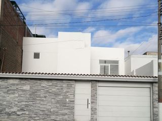 Foto 1 de VENTA DE AMPLIA Y HERMOSA CASA EN ILO, CERCA A PLAZA DE ARMAS