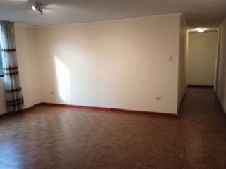 OPORTUNIDAD Urbanización privada El Condado venta amplio y confortable departamento de 230 m2. 3 dormitorios, en planta baja.