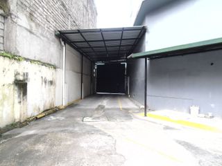 Oficinas de arriendo con ascensor y parqueadero, Santo Domingo
