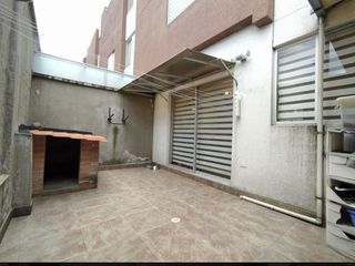 VENDO HERMOSA CASA EN CONOCOTO EN CONJUNTO PRIVADO  150 m2,  CONSTRUCCIÓN   ACABADOS DE LUJO.