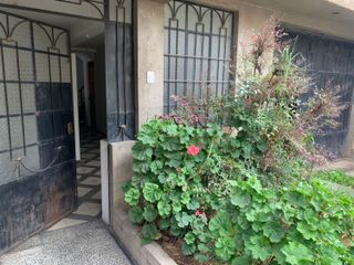 Vendo linda casa de 3 pisos  mas Tienda  -  En esquina  - Pio Pata - Huancayo –