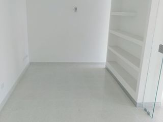 ARRIENDO AMPLIO CONSULTORIO CLINICA NUEVA MEDICADIZ.