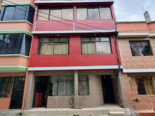 Casa Rentera en Venta al Sur de Quito Sector Turubamba Bajo (Solanda)