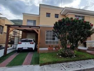 Vendo Casa 132 M2. Conjunto Lagunazul. Sector San Antonio de Pichincha