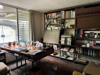 Foto 11 de Excelente casa como terreno en Calle Papini, San Borja