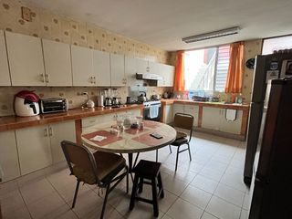 Foto 10 de Excelente casa como terreno en Calle Papini, San Borja