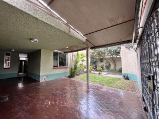 Foto 6 de Excelente casa como terreno en Calle Papini, San Borja