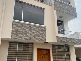 Casa de Venta en el sector la Riviera, La Armenia, Quito