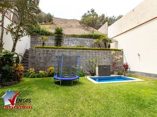 Bella Casa Moderna, Independiente, Piscina, Jardín, con terraza y parrilla, 4 estacionamiento, Rodeada De Parques
