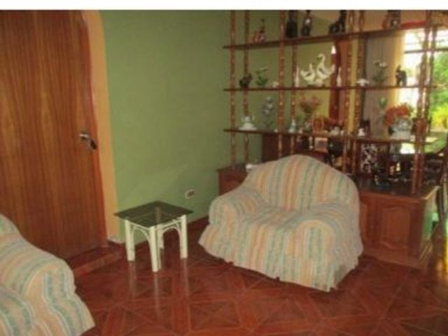 VENDO CASA DE 266.05M2 EN CALLE TAHUAYCANI – SACHACA; CERCA A AVENIDAS PRINCIPALES.