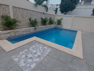 Samborondon, Se renta linda casa de 4 dormitorios con piscina