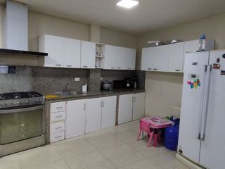 Foto 5 de casa comercial de venta en manta