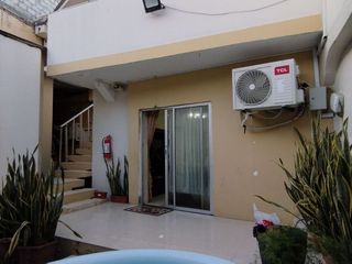 Foto 10 de casa comercial de venta en manta