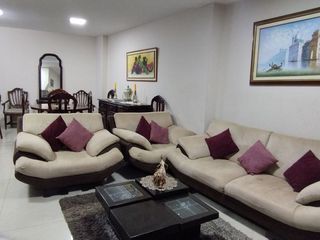 Foto 1 de casa comercial de venta en manta