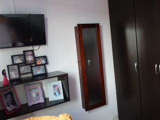 Vendo apartamento en excelente estado  en el Tintal con Piscina, sexto piso con 3 habitaciones cera de la Av gauyacanes
