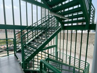 Foto 7 de VENTA O ALQUILER DE OFICINA COMERCIAL EN AV. PRINCIPAL, SANTA CATALINA