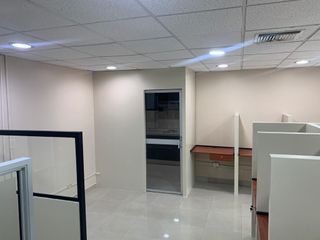 Empresarial Colon, Renta Linda Oficina 72 m²