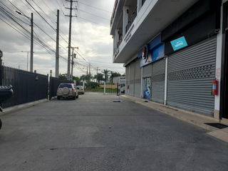 Local Comercial de alquiler en Av. León Febres Cordero, Galería Comercial.