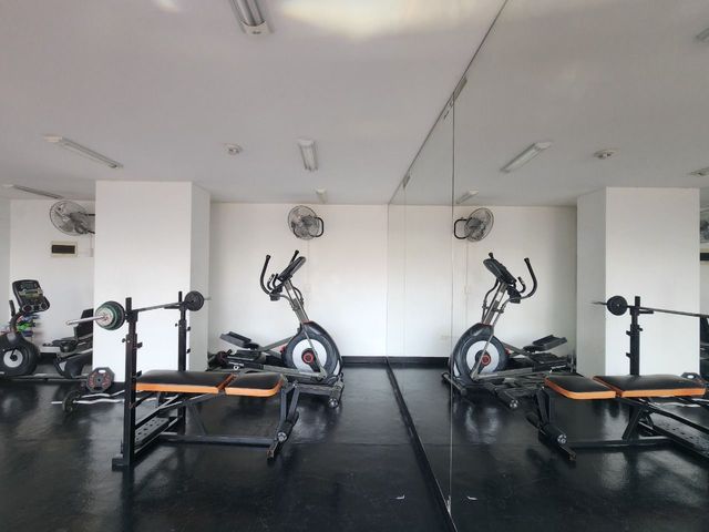 Venta Departamento bien implementado e iluminado 3dorm 2b + servicio + 1estac.- Surquillo