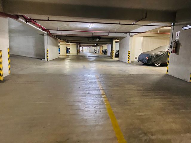Venta Departamento bien implementado e iluminado 3dorm 2b + servicio + 1estac.- Surquillo
