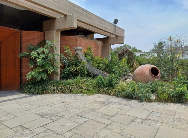 Casa en Venta en Santiago de Surco - View 3