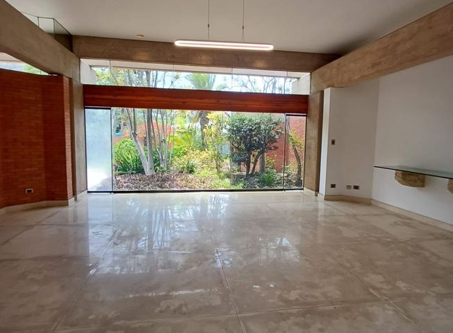 Casa en Venta en Santiago de Surco - View 4