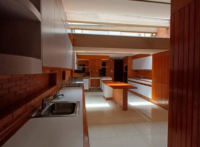 Casa en Venta en Santiago de Surco - View 6