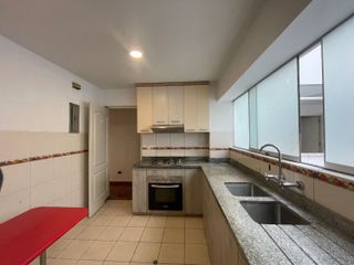 Alquilo excelente flat en La Castellana - Surco