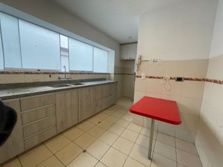 Alquilo excelente flat en La Castellana - Surco