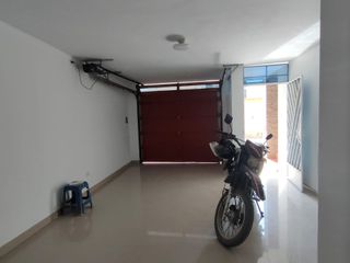 CASA DE ESTRENO DE 3 PISOS EN LA UNIÓN – POMALCA- CHICLAYO.